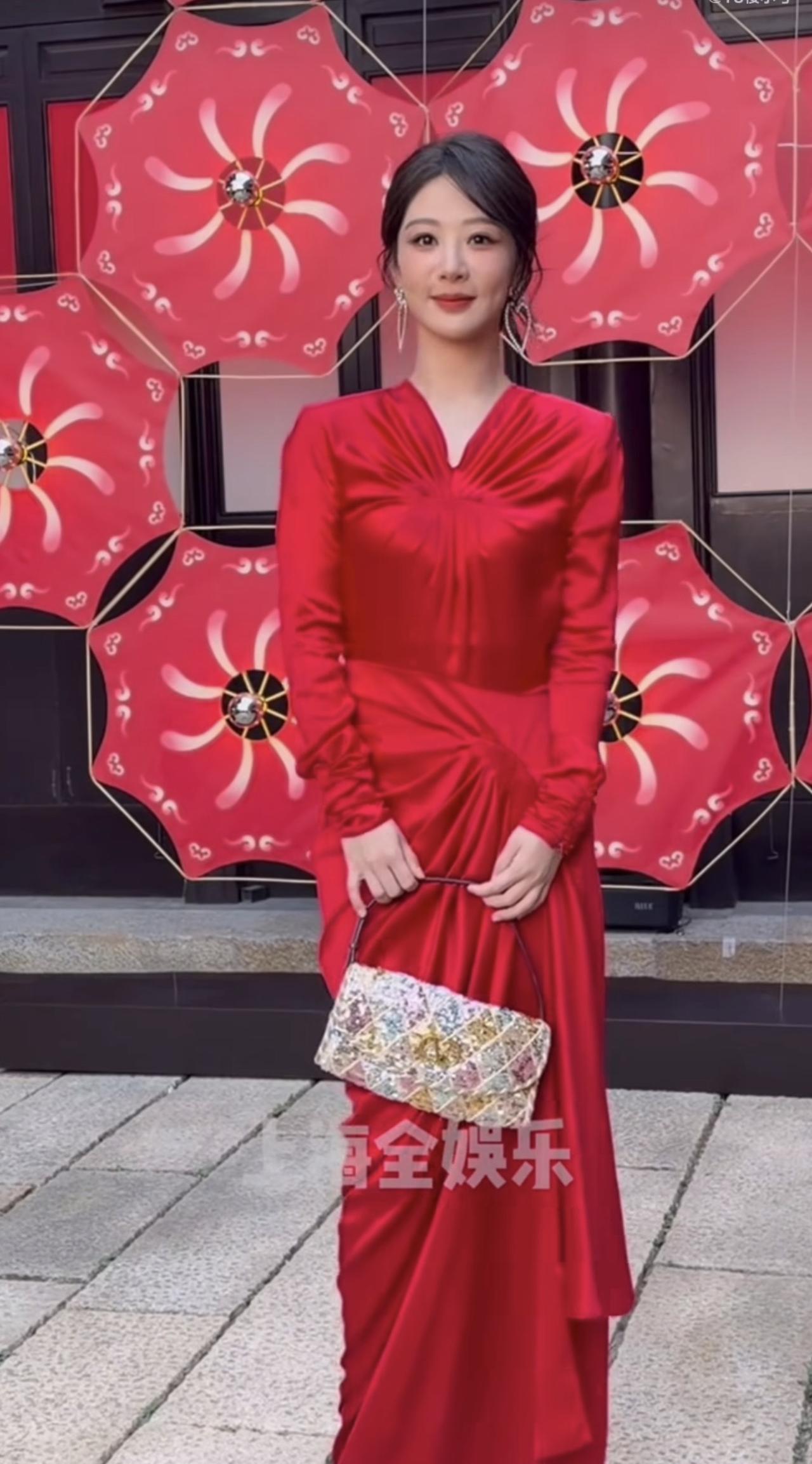 谁给杨紫挑的衣服。。。。。。害人