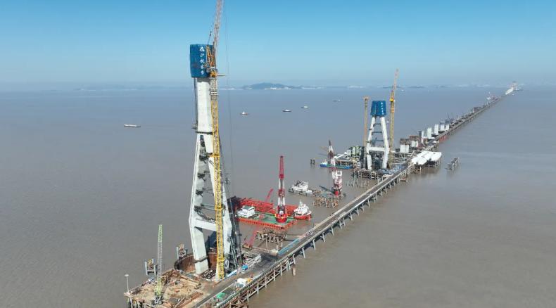 杭州湾跨海铁路大桥：世界最长跨海高铁工程再创奇迹最新里程碑南航道桥160号主