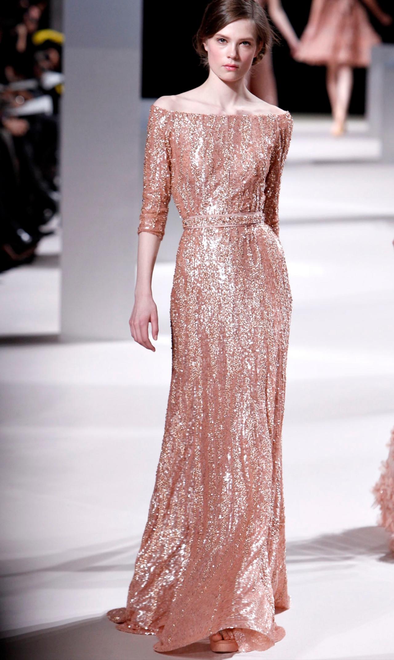 秀场回顾|ElieSaab2011春夏高级定制剪裁堪称神来之笔，大量采用单
