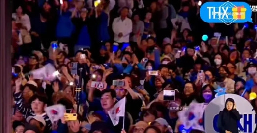 李在明当选韩国第21届总统。李在明胜选后发表演讲时表示：总统的一切权利都源于人民