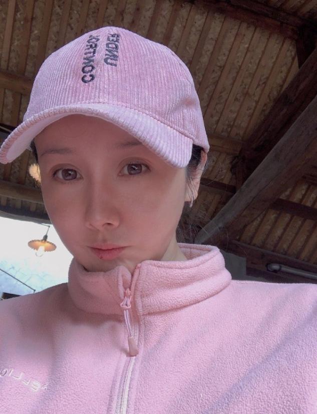 孙菲菲官宣离婚了果然，前段时间旧事重提，说自己当年被打的事，还把王阳牵扯其中，