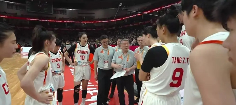 在已经拿到世界杯正赛入场券的中国女篮为何还要力拼巴西女篮，因为这一场比赛中国女篮