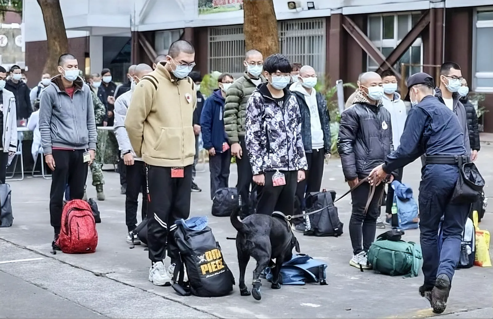 央视曝光！台湾逃兵，央视曝光了台湾省逃兵现象，当前逃兵人数屡创新高，且逃避手段五花八门