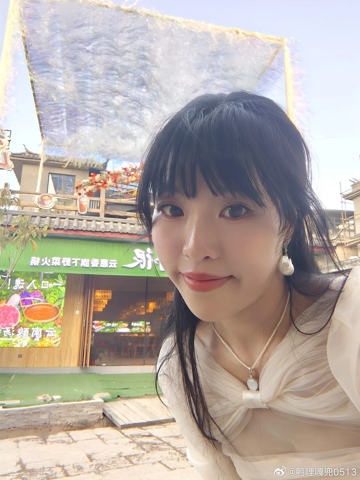 OOTD时尚穿搭今天穿什么ootd穿白毛绒外套搭配加厚丝袜仙女感满满