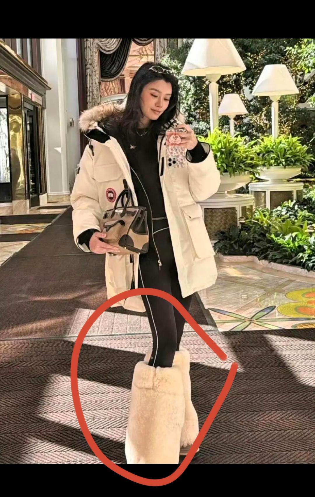 奚梦瑶你也太勇敢了吧！也就是你的身高和脸蛋是一等一的，但凡换个人穿这种靴子，绝