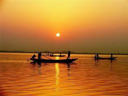 太白湖横跨武穴、黄梅两域的太白湖，是黄冈境内体量最大的天然淡水湖。相传诗仙