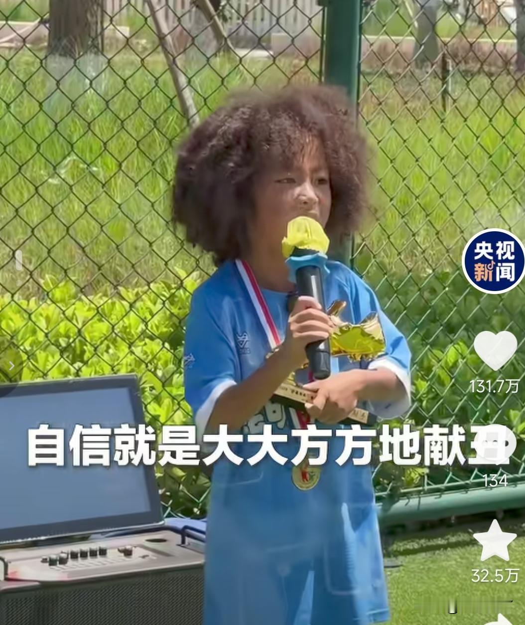 今天犹豫半天，该不该把一句话，捎给54岁还在啃老的姐，28岁已经躺平的外甥？