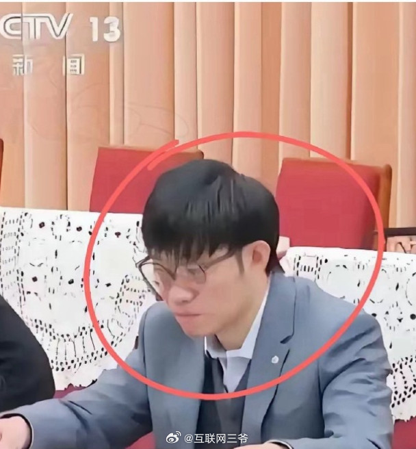 DeepSeek创始人梁文锋，一年财富增长3850%，全球亿万富豪增速第一！67