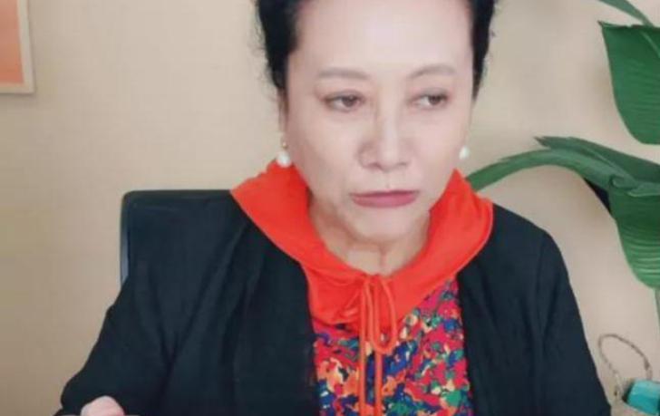一级演员王丽云，在2022年的一次直播带货时，因为观众既不买东西，又不刷礼物，她