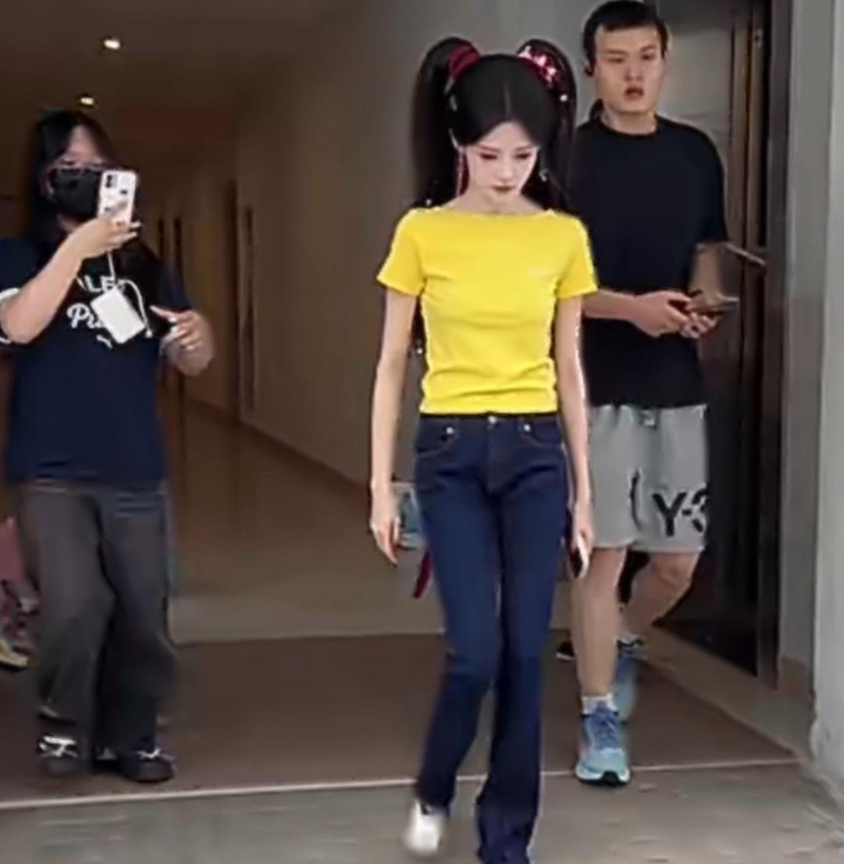 天呐孙珍妮瘦到让人心疼。​​​
