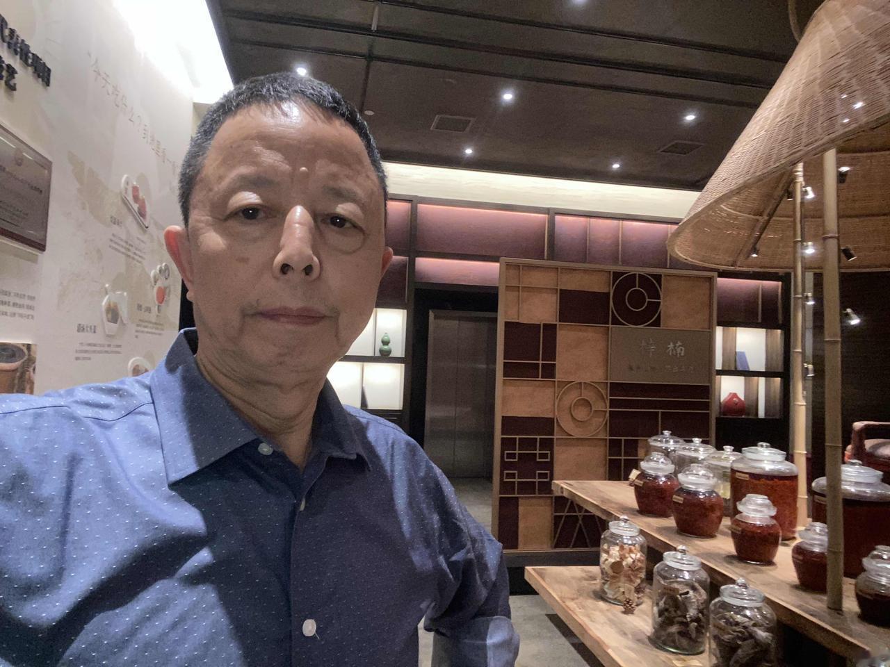 乌军炸毁俄罗斯数据算力中心！各位网友早上好，让我们继续关注俄乌之战。就在