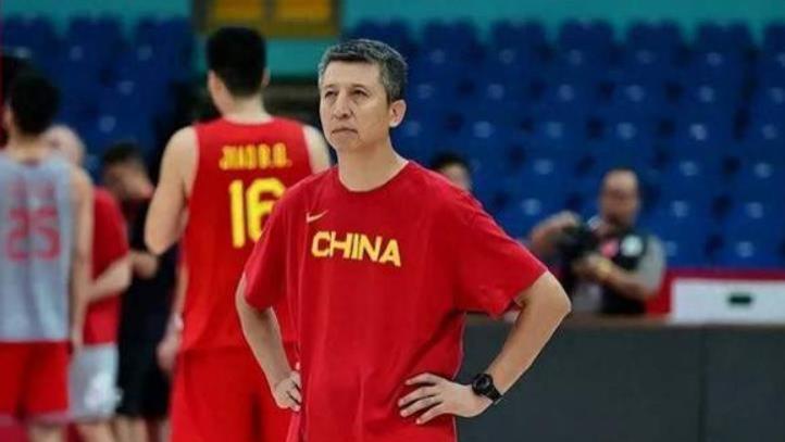 男篮锋线三大主力全部受伤,郭士强头疼,亚洲杯或带老将周鹏出战