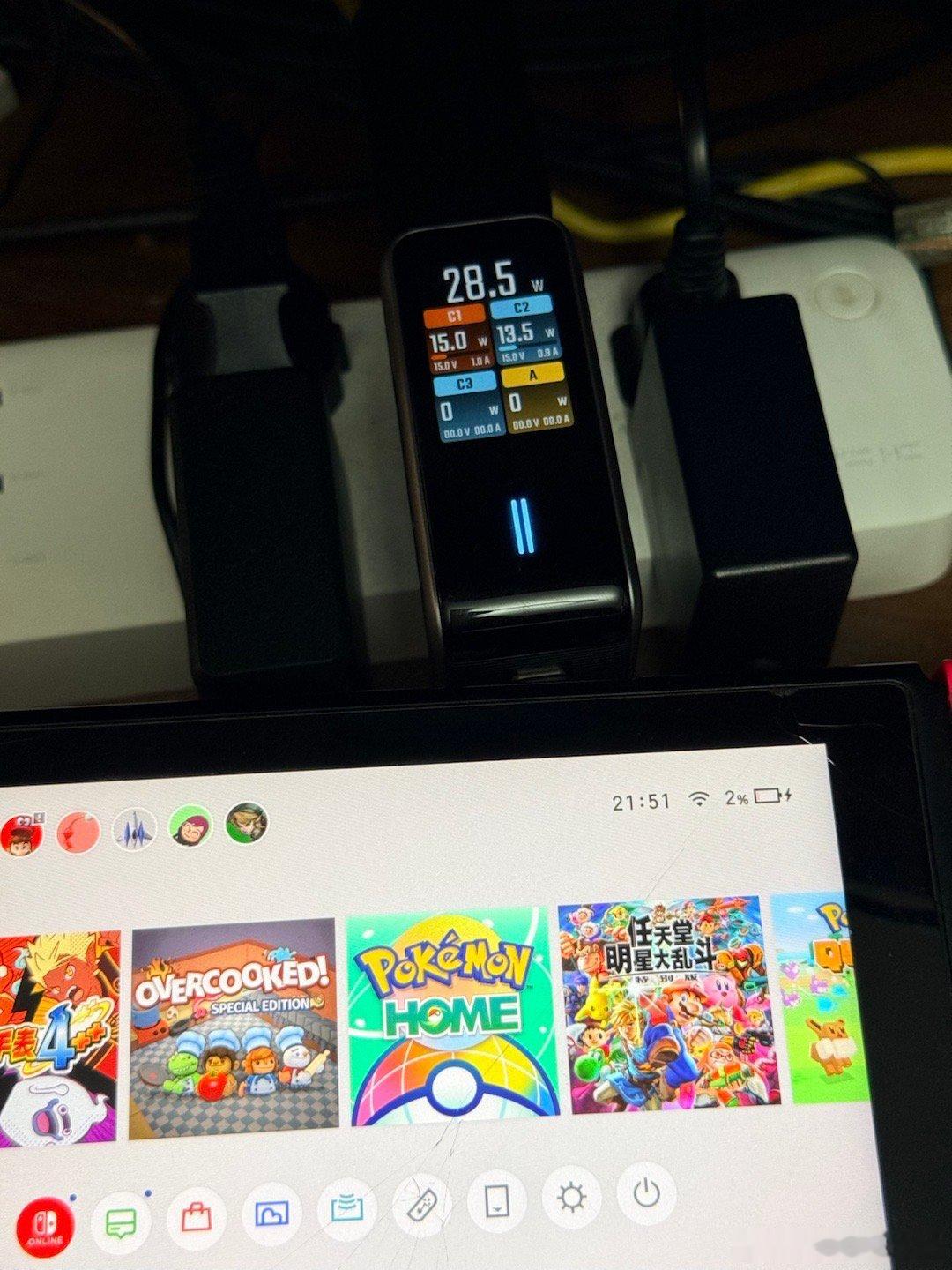 2018年的初代switch终于开机了，2%电量了现在充电有15瓦了，质量不错，