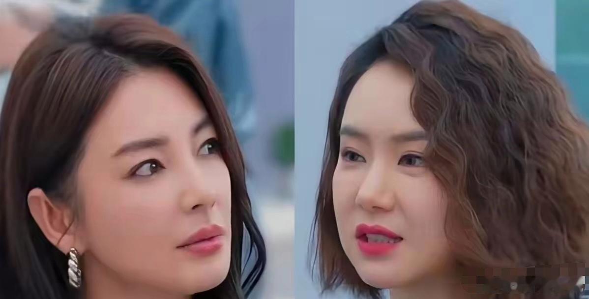 戚薇就问了张雨绮一句家常：“你家龙凤胎，性格像吗？”空气里安静了一瞬。张雨绮没说