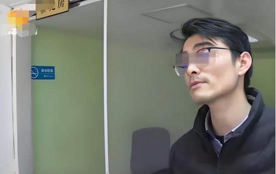 白嫖失败了！2023年，湖南一女房东，见租客男子人老实，连续几年狂涨房租。男子1