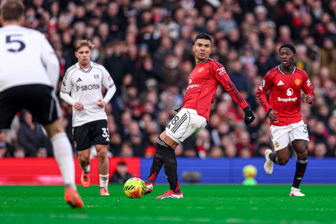 曼联5000万水货乌加特难堪大用 夏窗或遭清洗