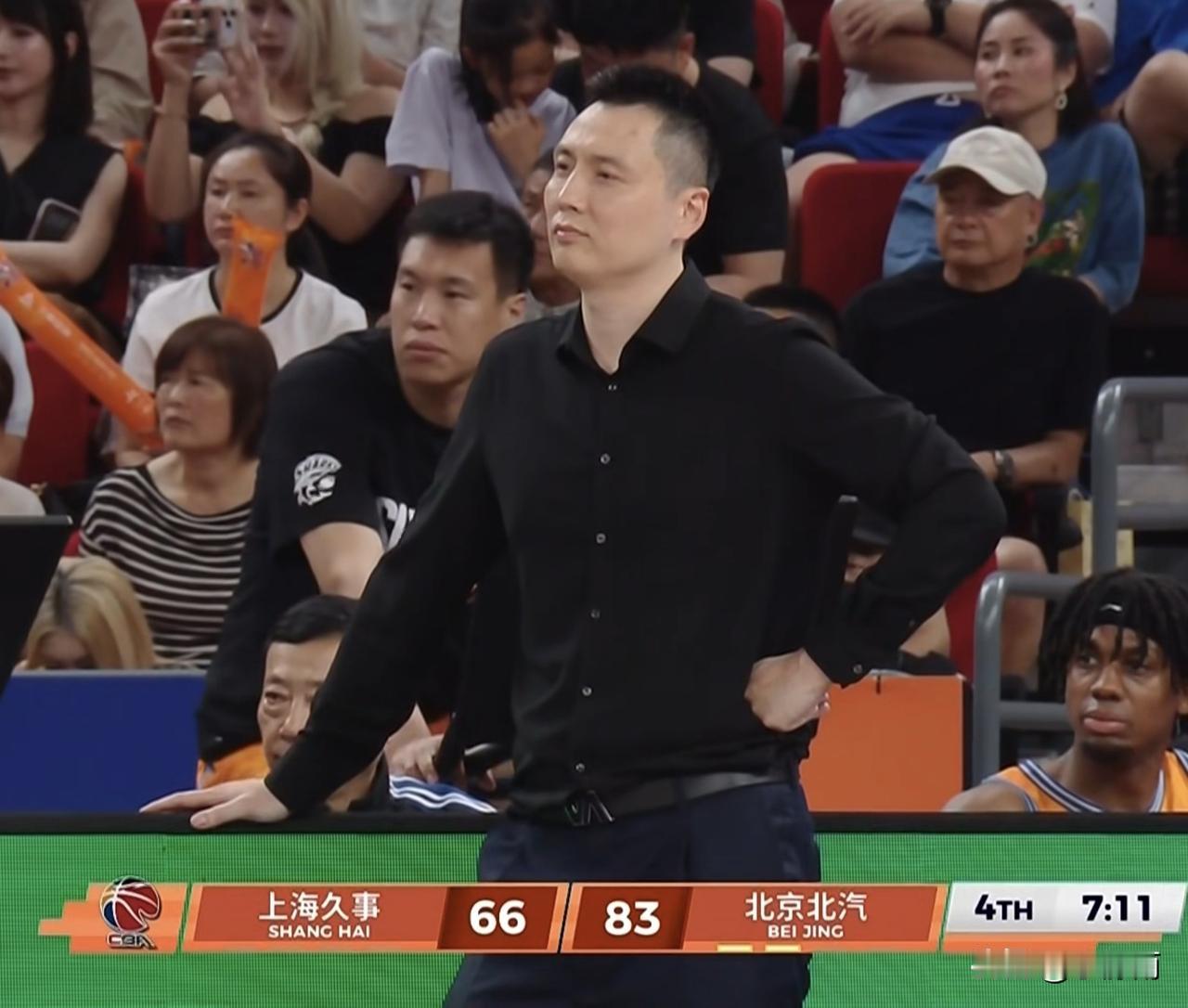 26连胜戛然而止！北京队三后卫合砍63分上演三分雨，上海队88:99主场金身告破