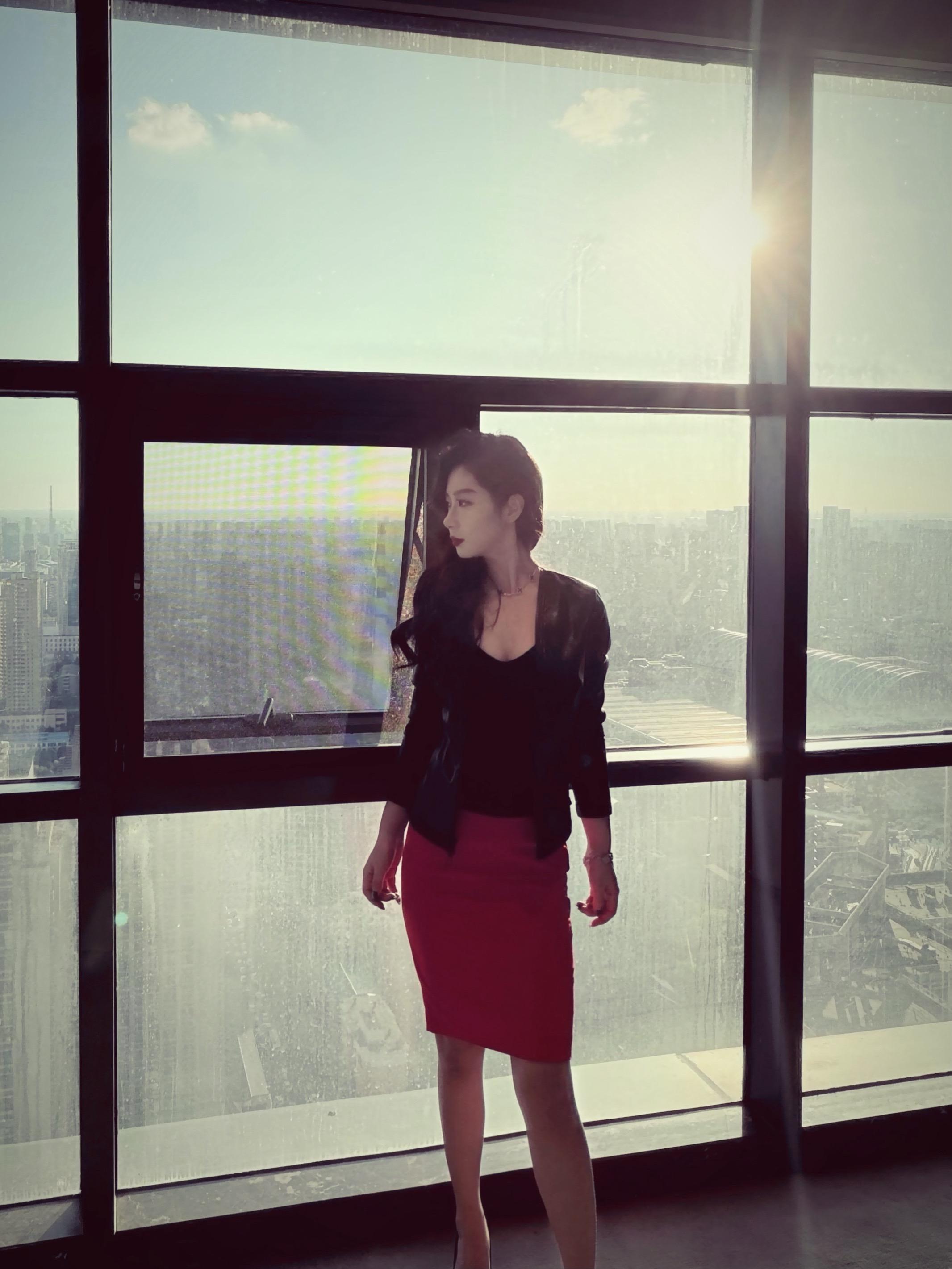 女人不用太漂亮 板板正正就够了