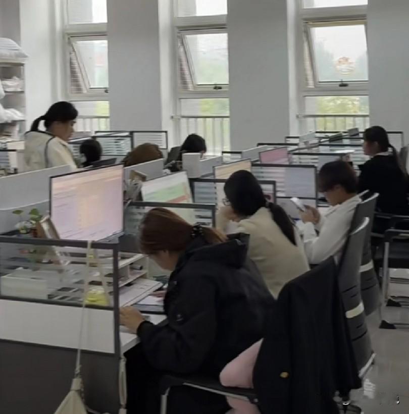 为啥很多人都说不去小公司尽量别去小私企？今天算是找到正解了：因为你要是进外企，1