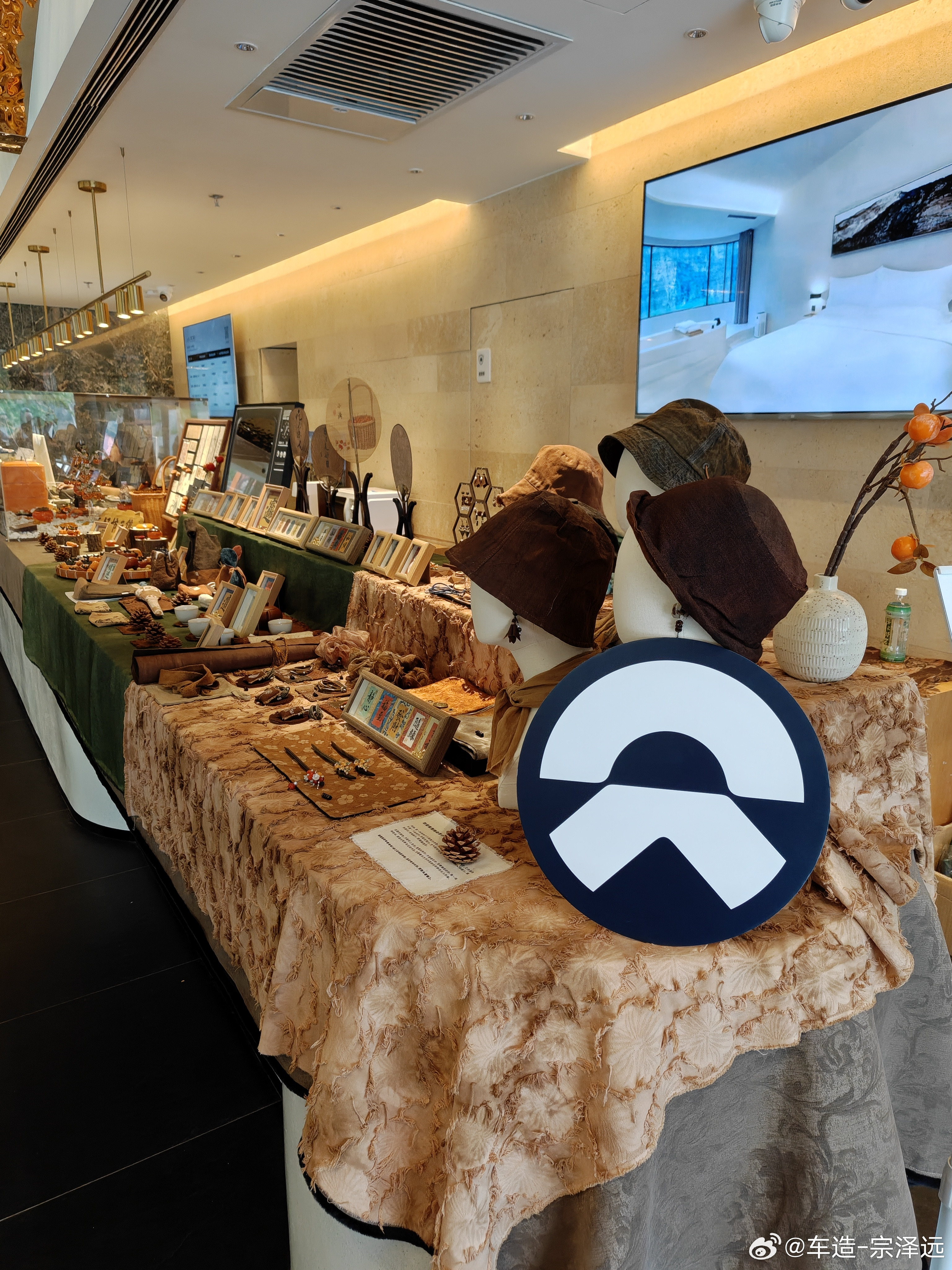 开蔚来ES9来参加车聚蔚来车友大哥在北京山里开了一个度假村组织车友们来玩蔚来的车
