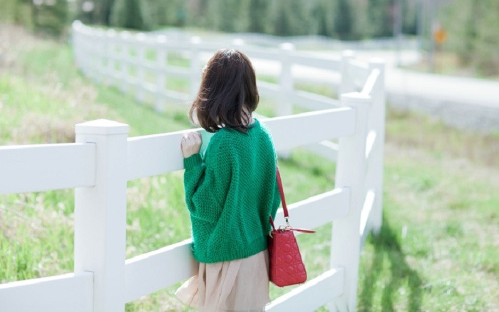 女人结束一段关系，会有这些表现：1、回消息很慢了，你发任何消息，她半天才回一句