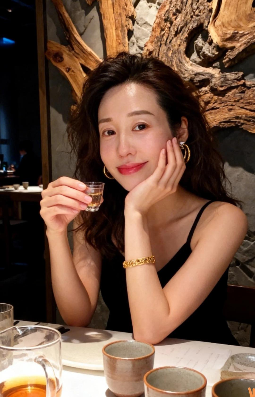 82年43岁单身离异12年我终于戒掉了对婚姻的依赖经历过失败的婚姻才