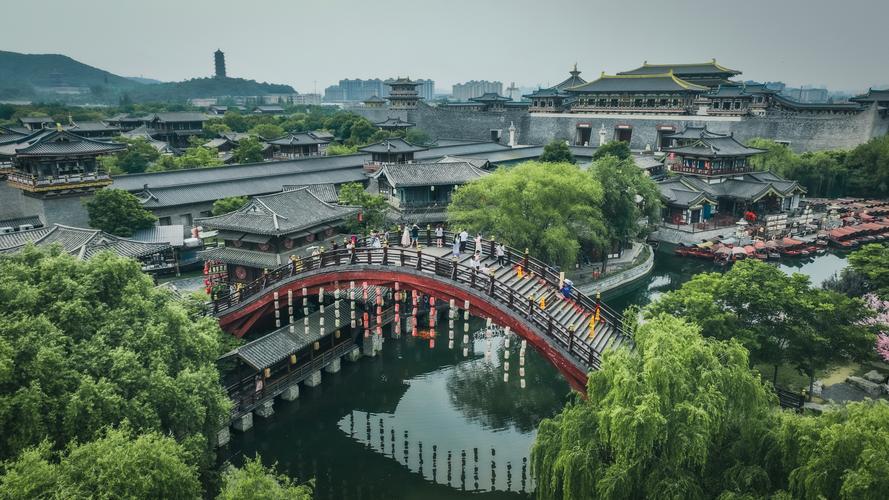 在河南各市之间排“旅游名次”是没有意义的，因为现在的城市并不是真正意义上的城市，