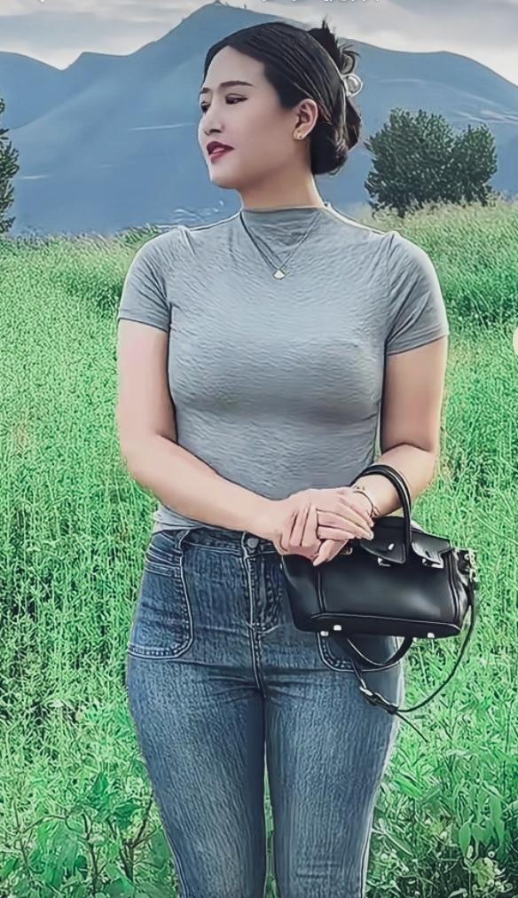都三十好几了，还没嫁。现在这样的老闺女多的是，不知道都是为什么？婚姻大龄剩女