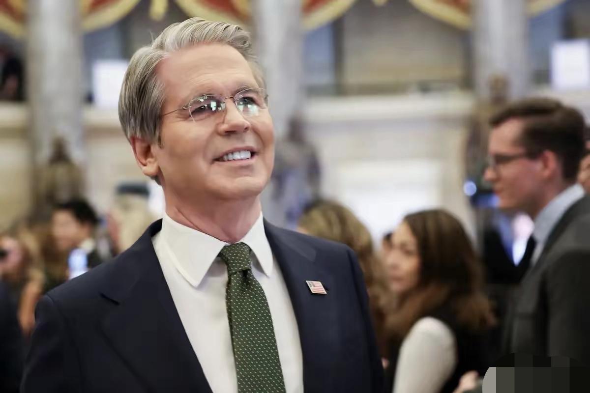 贝森特这一次赴巴黎谈判前低调了许多。贝森特在赴巴黎谈判前低调发文说，