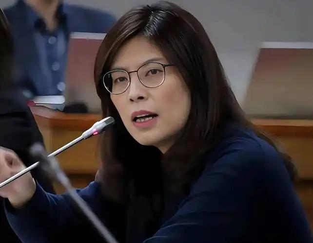 郑丽文临来大陆之前最想见的一个人，也许您想不到。她最想见的一个人，是赖清德。