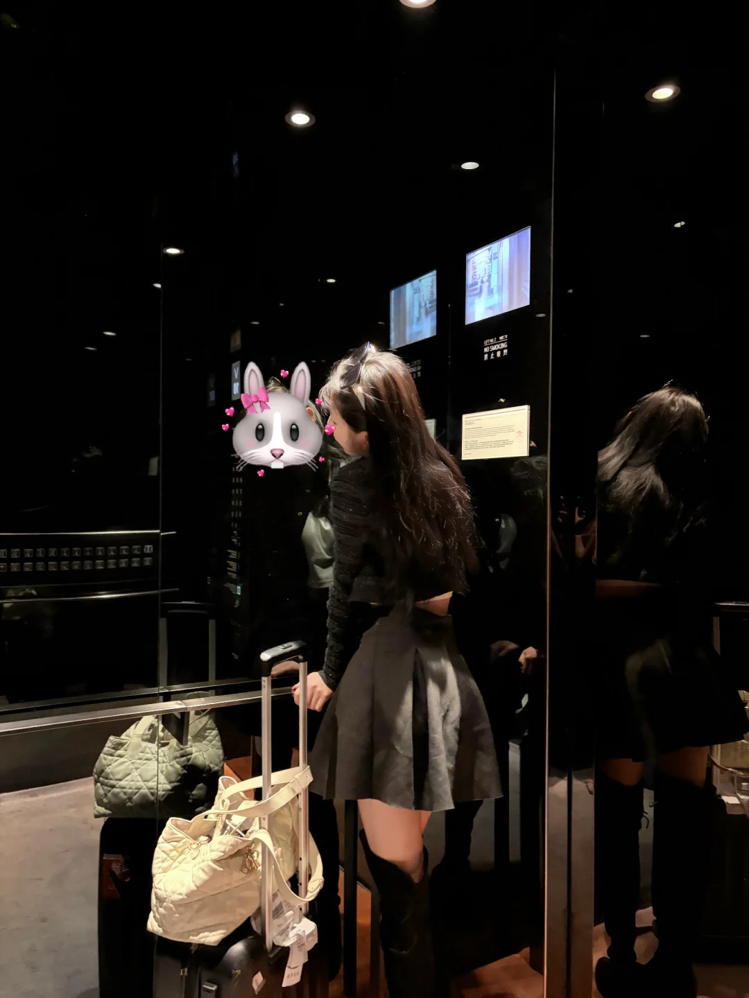 想亲口跟你说个秘密 不过要先亲口再说