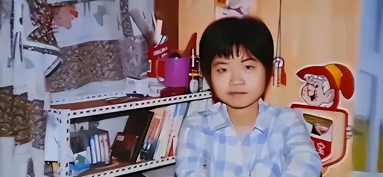 “没有人愿意被脐带拴一辈子。”2009年，30岁女研究生，带母上学，两个人挤在宿
