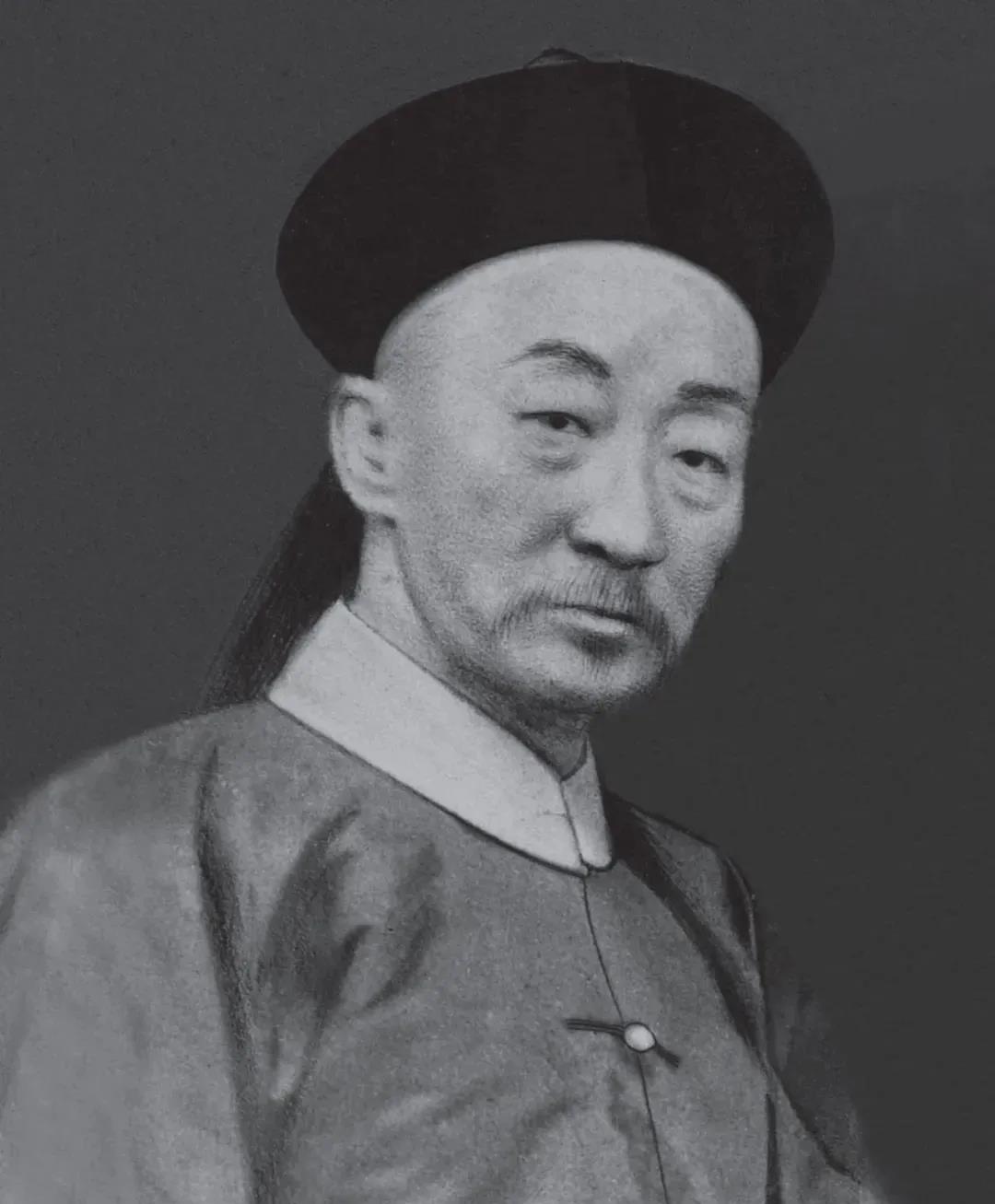 荣禄的墓一被打开，专家一看墓志铭，愣住了：慈禧亲自写词，不但夸他“亲臣中最密者”
