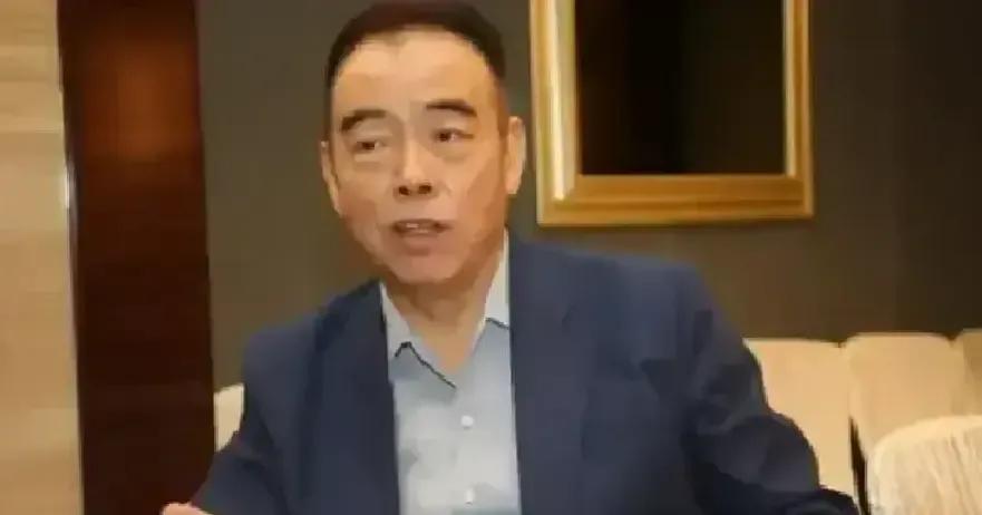 宋丹丹在节目里一句“当年我说话没过脑子”，把二十年前那场旧账翻回观众眼前。20