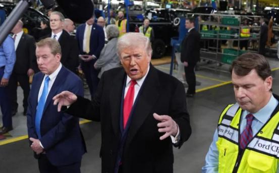 美国急了，公开喊话中国 当地时间1月13日，面对“中国市场是否向美