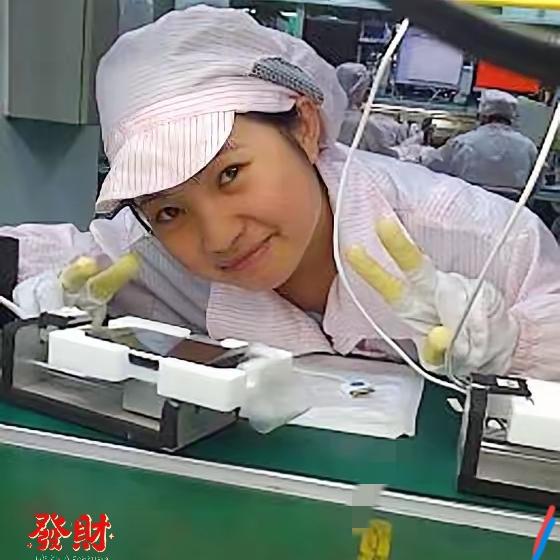 当年意外走红的iPhoneGirl，藏着最动人的职场温柔2008年，英国