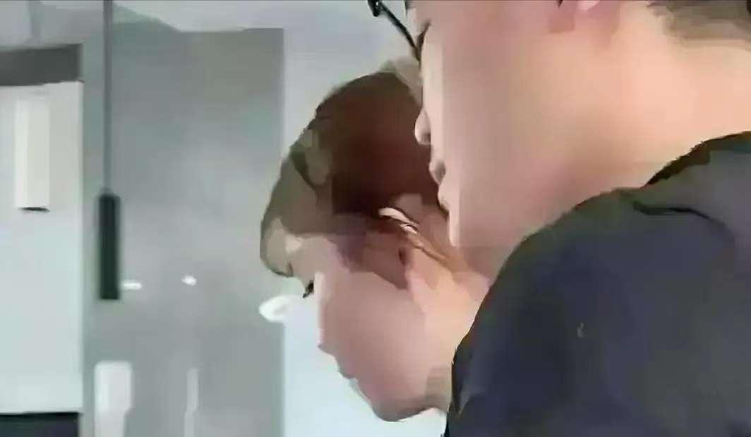 🌙浙江绍兴，一姑娘与未婚夫婚检时发现自己不能生育，她立刻将18万彩礼现金和宝马