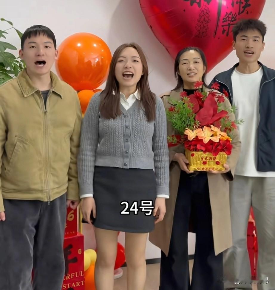 不得不服，谢浩男一家人才是最聪明的带货人。赚钱讲究细水长流，从来不做无准备之事。