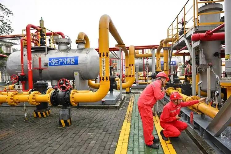 天然气还没开始送过来，就想让中国提前把未来十年的钱先付掉，管道过境的费用要中国承