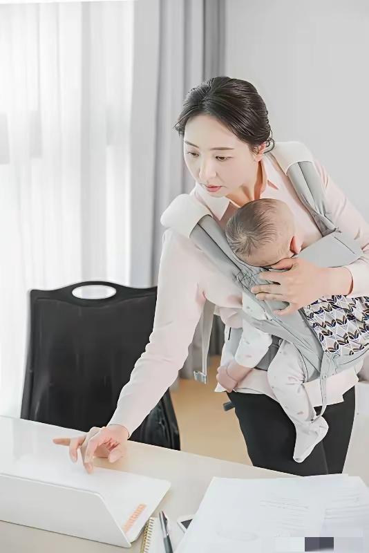 刚生了孩子。婆婆就跟我说：不准辞职在家带娃，女人没工作没收入，再顾家也不如自己挣