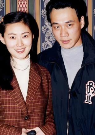 1998年，“武松”的扮演者丁海峰，爱上了“潘金莲”的扮演者王思懿，于是，丁海峰