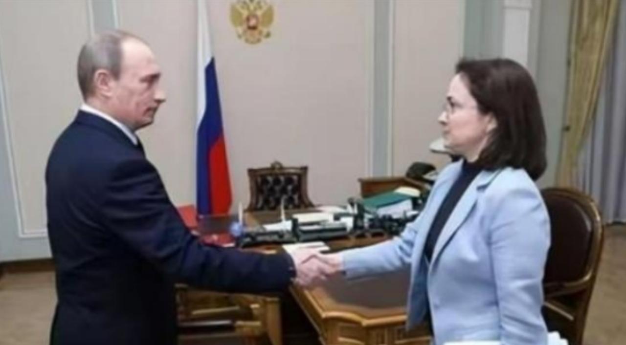 普京背后高人终于浮出水面，俄罗斯能坚持这么久，有人说是中国、伊朗支持，其实都不是