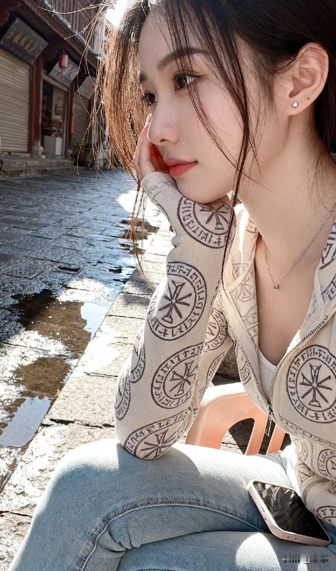 上联：清清楚楚不清楚，求下联？