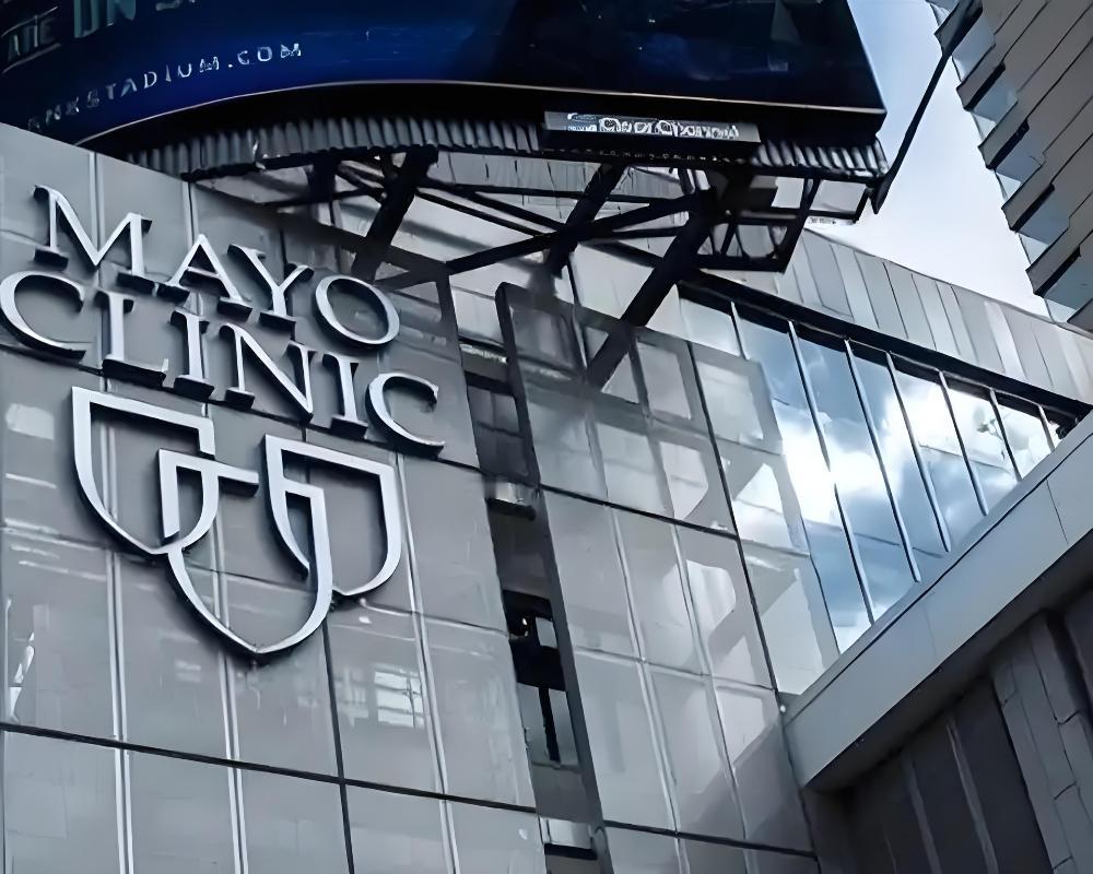 梅奥诊所是全世界排名第一的顶尖医院，但是会有不少人反驳:既然梅奥诊所这么好，为