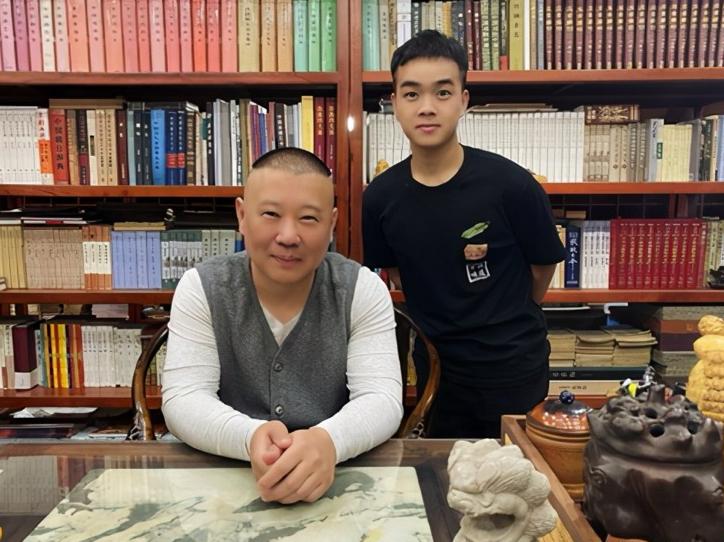 【尚筱菊：德云社筱字辈标杆，低辈分高人气的中坚力量】尚筱菊是岳云鹏徒弟，属德