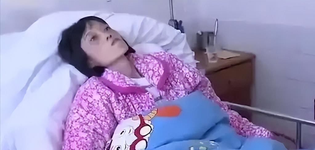2016年，湖南一单亲妈妈身患癌症，临终前打算将11岁和8岁的儿子托付给亲戚，谁