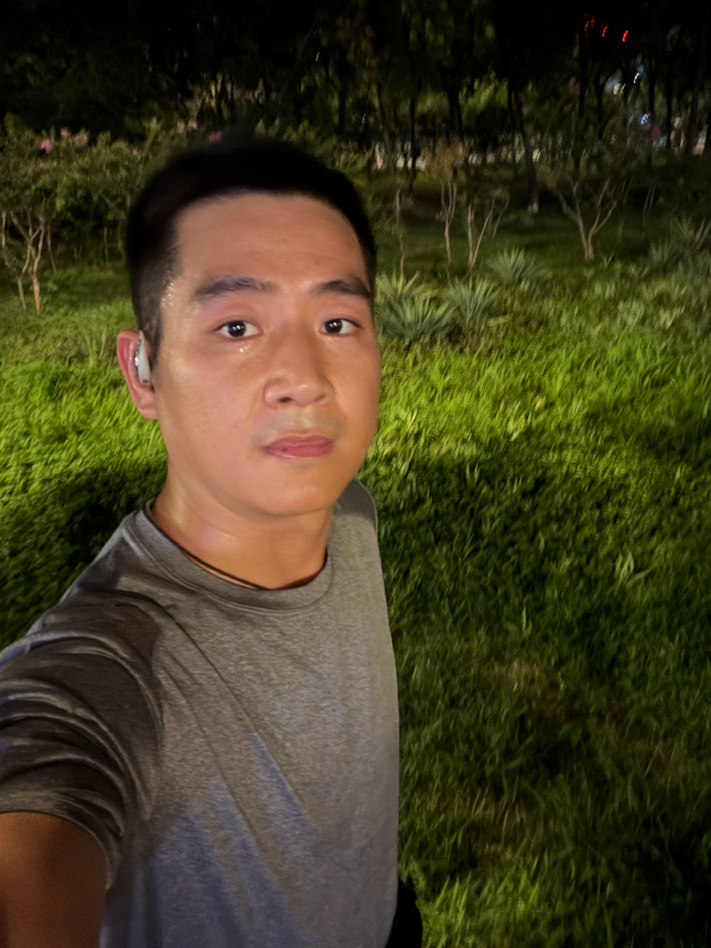 天气凉爽，跑步心率也变低10km也能坚持下来了​​​