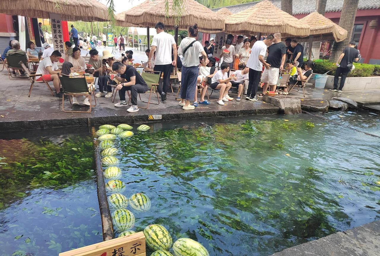 明水古城的泉水西瓜，只能说愿者上钩。作为家乡的古城，由衷地感到自豪。不管是新建