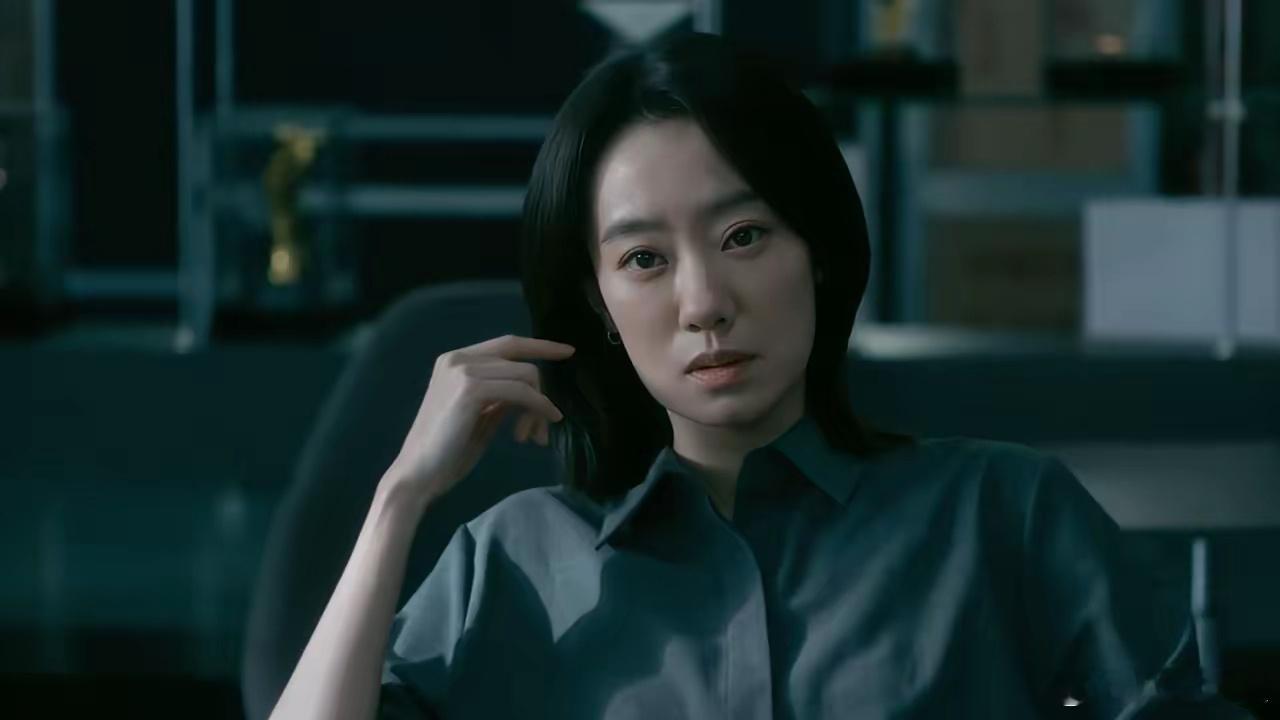 时隔两年回来，陈思诚依然很猛啊。​2023年，陈思诚靠一部《消失的她》就拿下35
