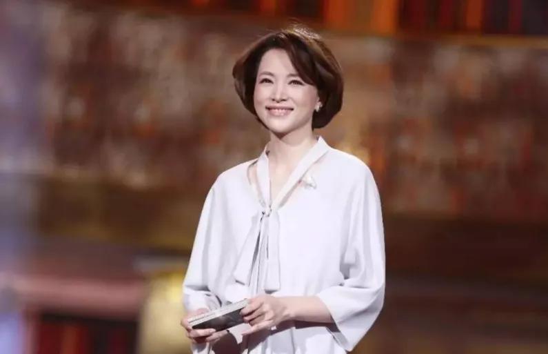 在钱面前，谁也不要装”，2013年，著名主持人董卿icon低调结婚，对象是比她小